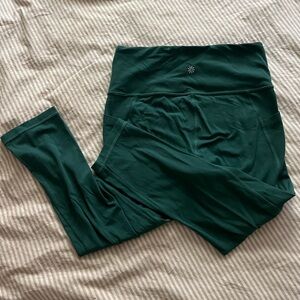 Athleta Salutation Stash Pocket Capri